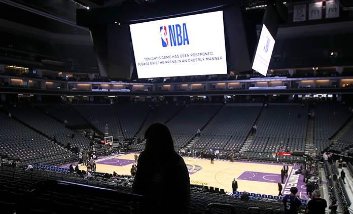 Jugadores de la NBA tendrán reducción salarial por el Covid-19