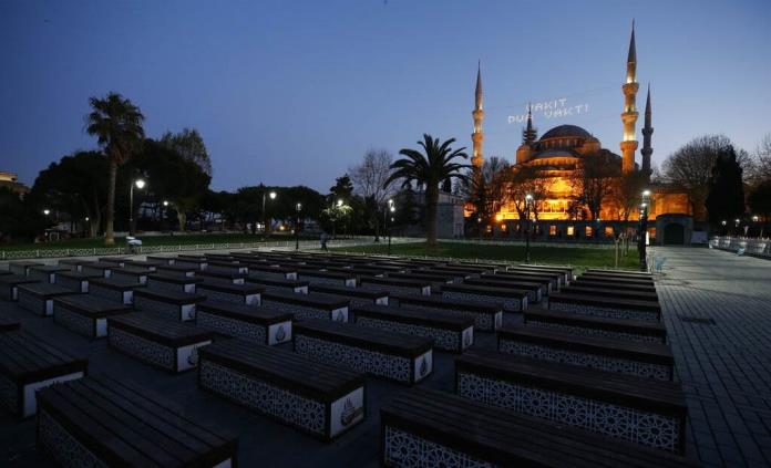 Arrestan a 402 personas en Turquía por falsos mensajes sobre virus en las redes