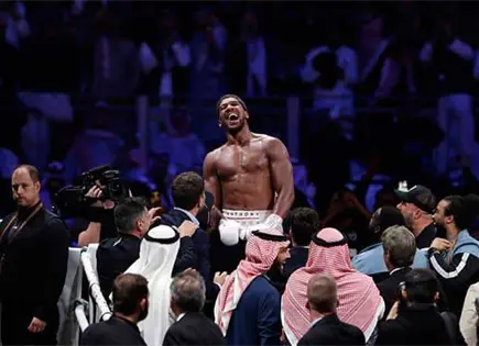 Anthony Joshua resulta herido en accidente de tr&aacute;fico