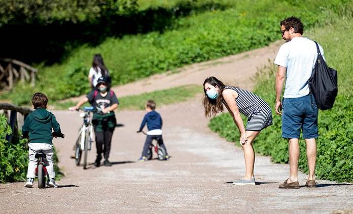 Cafés, helados y niños en los parques: así vuelve Roma a la normalidad