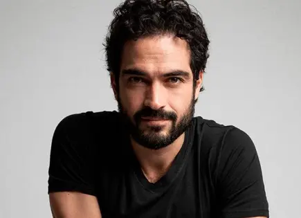 Alfonso Herrera denuncia robo en el AICM