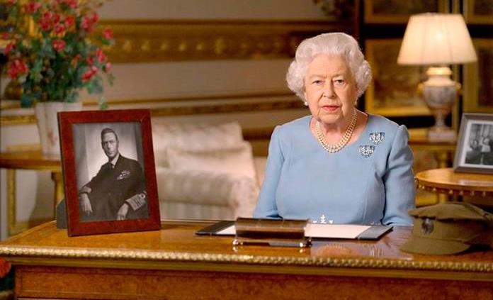 No rendirse, no desesperarse, el mensaje del Día de la Victoria, recuerda Isabel II
