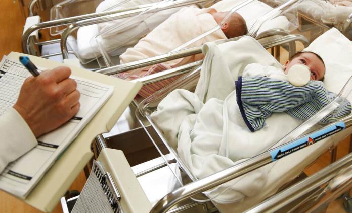 Tasa de natalidad en EEUU está en su más bajo nivel en 35 años
