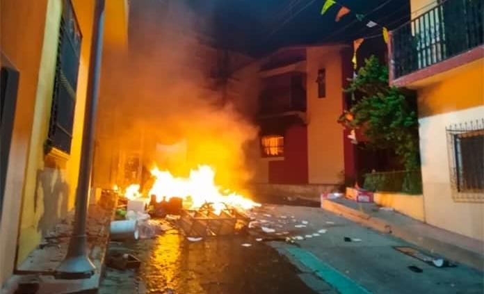 Pide AMLO rechazar falsas noticias, tras quemas en Chiapas por rumores