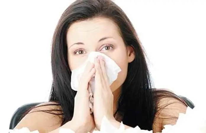 Rinitis alérgica de invierno: síntomas y diferencias con resfriados