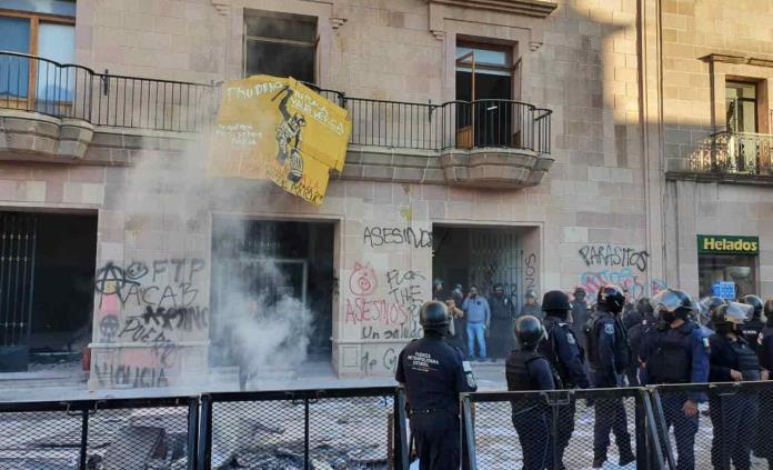Tres mujeres y dos menores de edad, entre las 12 personas detenidas por destrozos en Congreso: CEDH