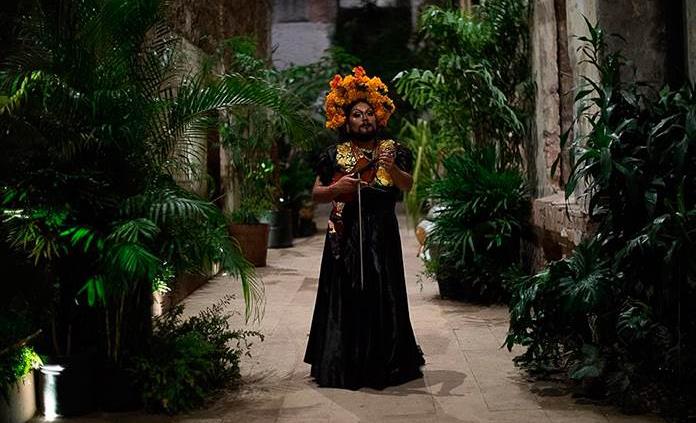 La Bruja de Texcoco, un nuevo icono LGBT que reivindica la tradición mexicana