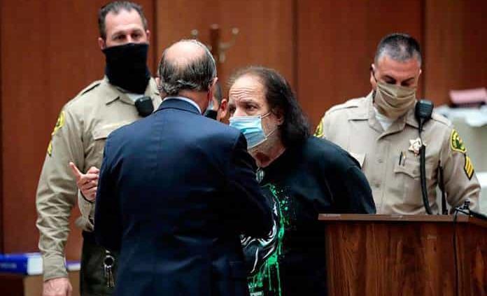 Denuncian al actor porno Ron Jeremy por 20 nuevos delitos sexuales