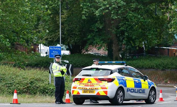 Atacan por segunda vez a policías de Londres al dispersar fiesta callejera