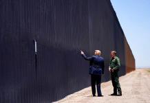 A la cárcel por fraude responsables de una campaña para recaudar fondos para el muro de Trump