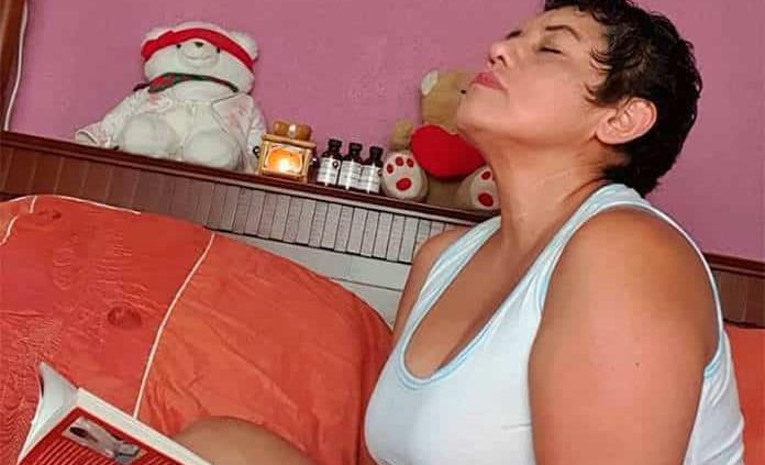 Me froté los ojos sin lavarme las manos, dice Gina. Luego vino una tos rara y cansancio. Era Covid-19
