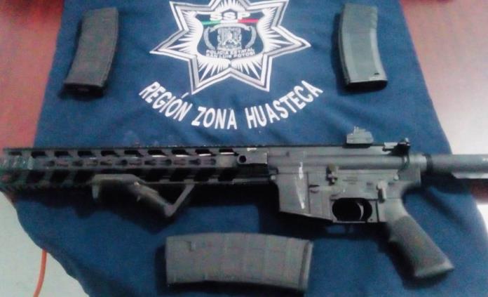 Decomisan seis armas de fuego a los dos detenidos por ataque a balazos contra policías en Tanquián