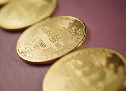 Exgobernadores de Banxico alertan sobre monedas virtuales