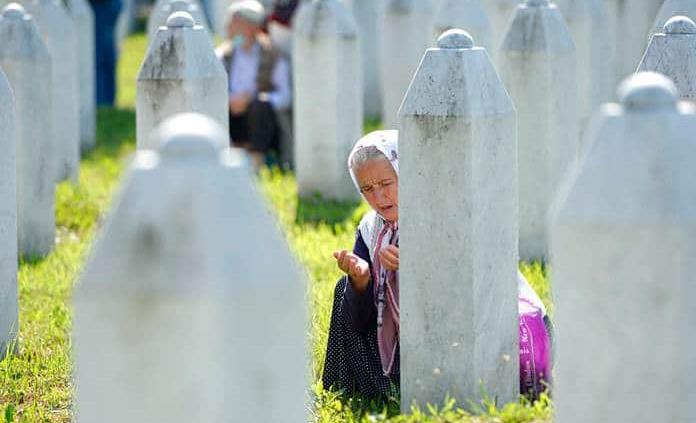 Dolor y mensajes de reconciliación en el 25 aniversario del genocidio de Srebrenica