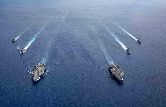Portaaviones estadounidenses navegan en el Mar de China Meridional / Foto: AP
