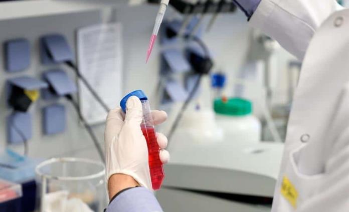 La vacuna contra la COVID-19 de Oxford muestra resultados prometedores