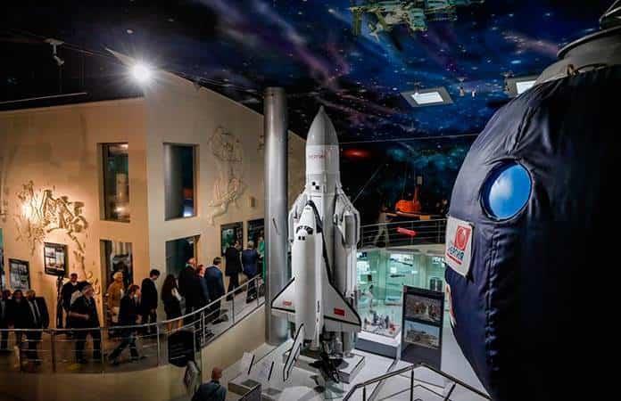 Una exposición en Moscú marca el 45 aniversario del acoplamiento de la Soyuz 19 y la Apolo CSM-111 / EFE