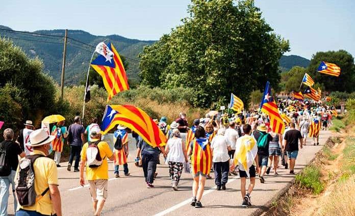 Independentistas catalanes protestan por visita de reyes de España