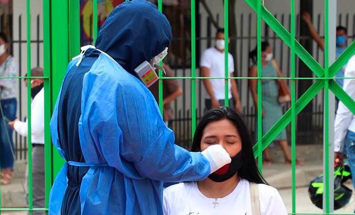 Los casos globales superan los 17.8 millones, con fuerte ascenso en Colombia