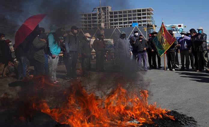 Las protestas en Bolivia siguen mientras organismos piden paso para insumos médicos