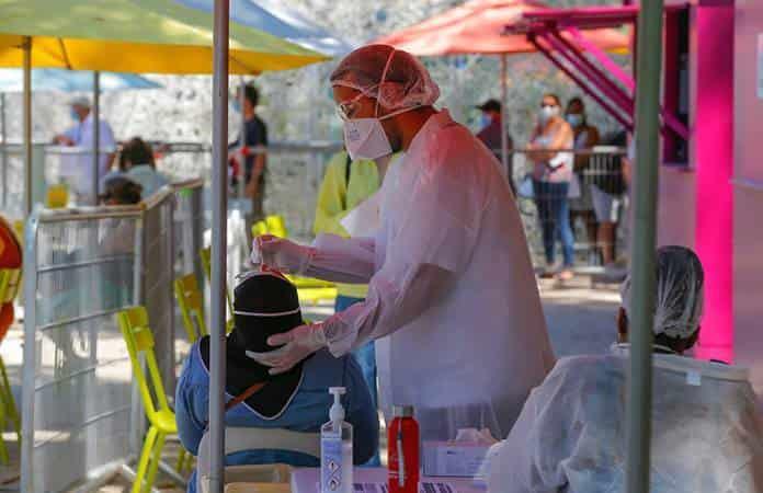 La OMS apuesta por la realización masiva de tests y el rastreo de casos sospechosos / Foto: AP