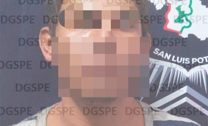 Fincan cargos por presunto abuso sexual y robo a sujeto detenido en posesión de drogas