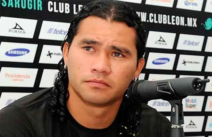 El Gullit Peña se registra con Morena para buscar la alcaldía de León