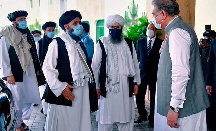 Pakistán urge negociaciones de paz en Afganistán tras reunión con talibanes