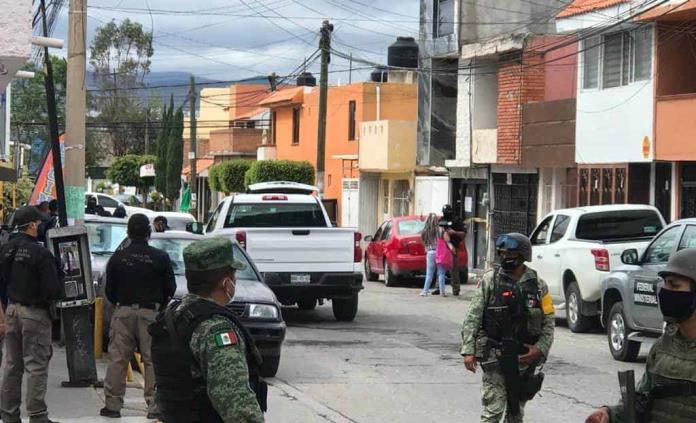 Catean vivienda en Jacarandas; se registra movilización militar y de la Policía Federal Ministerial