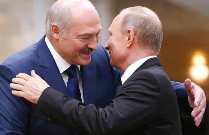 Alexandr Lukashenko y Vladimir Putin / Foto: AP