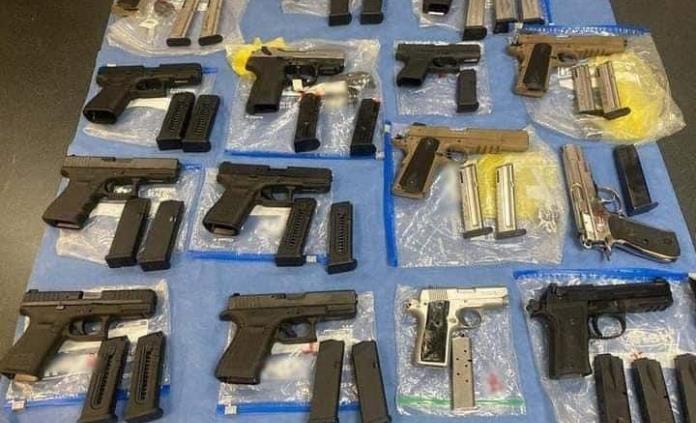 Capturan a pasajero de autobús que se dirigía a SLP; traía 15 armas cortas, 29 cargadores y cartuchos útiles