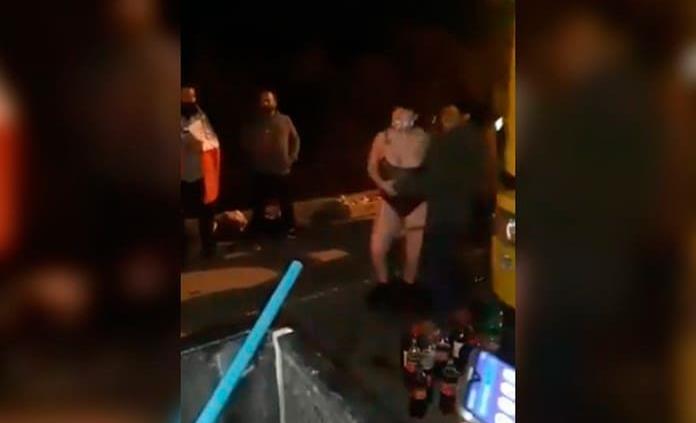 Una fiesta de camioneros huelguistas en plena vía desata la polémica en Chile