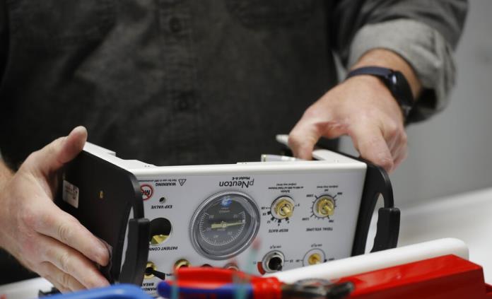 Gobierno de EEUU cancela contratos de compra de respiradores