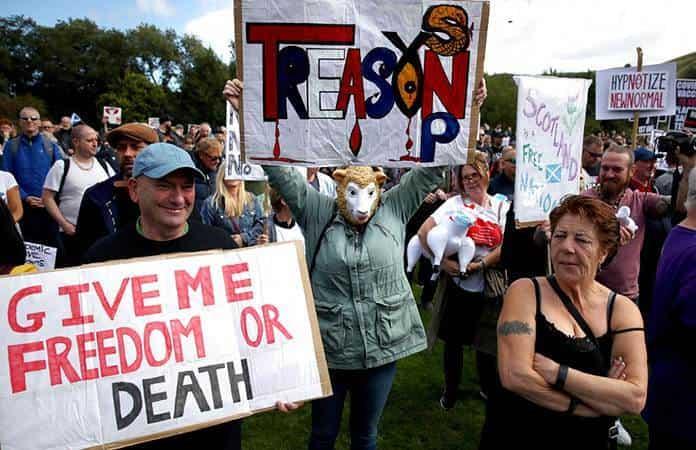 Manifestación en contra de las restricciones por la pandemia en Edimburgo / Foto: AP