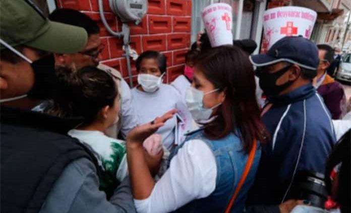 Retienen a alcaldesa en Edomex al sorprenderla en estética durante horario laboral