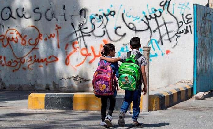 Jordania suspende clases y cierra mezquitas por pico de contagios