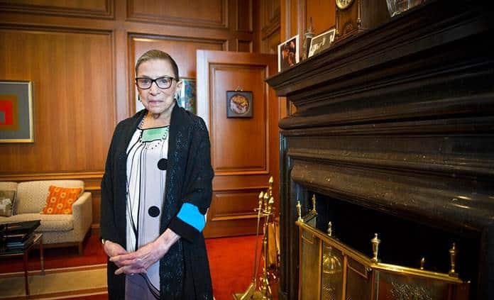 Trump llama a cubrir sin demora la vacante dejada por Ginsburg en la Corte Suprema