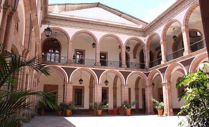 Alista Gobierno estatal recorte de burócratas