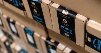 Restringen horarios para camiones de carga de Amazon y ML