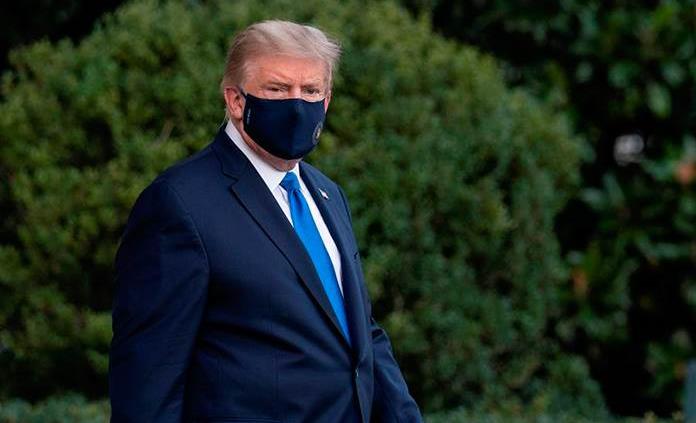 Trump sale caminando en primera aparición pública tras positivo en COVID-19