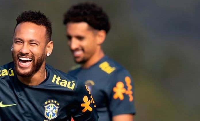 Juez brasileño cierra investigación contra Neymar por difundir fotos de una modelo sin autorización