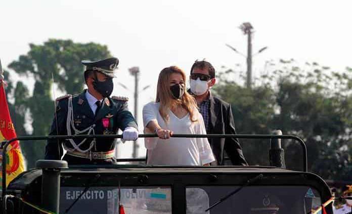 Los militares que capturaron al Che son homenajeados como héroes por presidenta de Bolivia