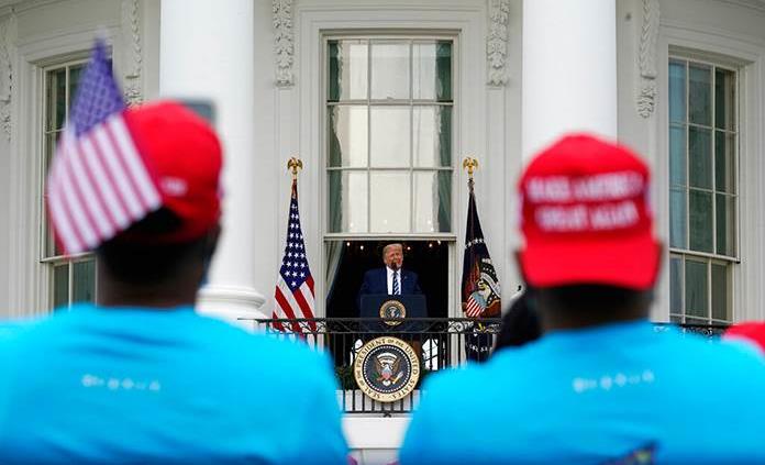Me siento muy bien, dice Trump en su primer acto público tras positivo por COVID-19