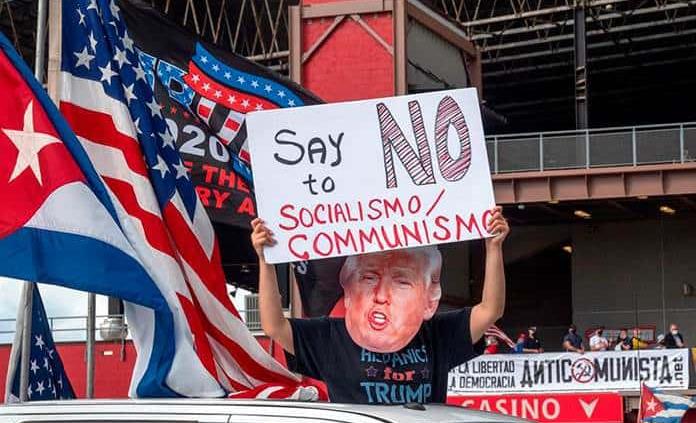 Caravana contra el comunismo y a favor de Trump recorre Miami