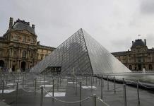 El Louvre se abre más que nunca a las artes escénicas en vivo