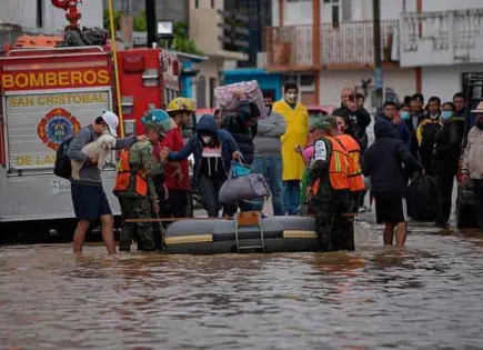 Suman 76 muertos por lluvias en cinco estados del país