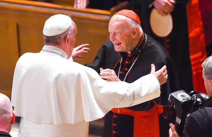 El papa Francisco y excardenal Theodore McCarrick / Foto: AP
