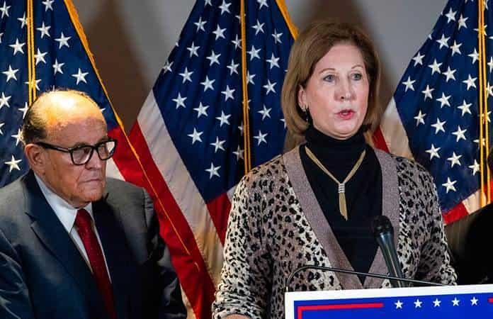 Los abogados de Trump, Rudy Giuliani y Sidney Powell / Foto: AP