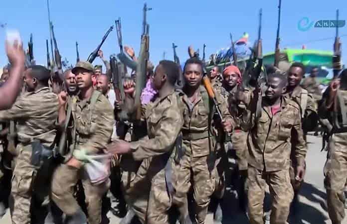Tropas del Ejército etíope que combaten a los rebeldes en Tigray / Foto: AP