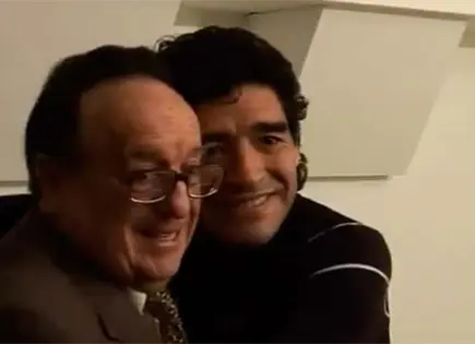El día que Maradona se rindió ante Chespirito El día que Maradona se rindió ante Chespirito